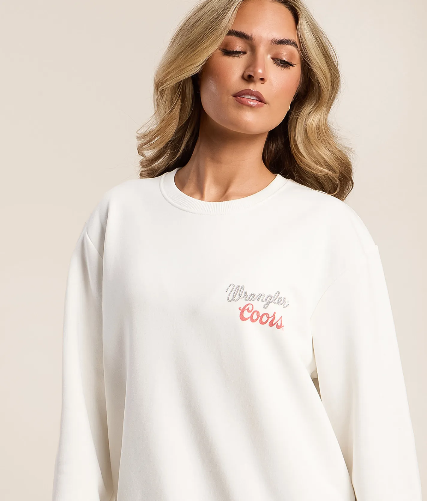 Wrangler® x Coors® Beer Oversized Pullover Marshmallow Outlet
