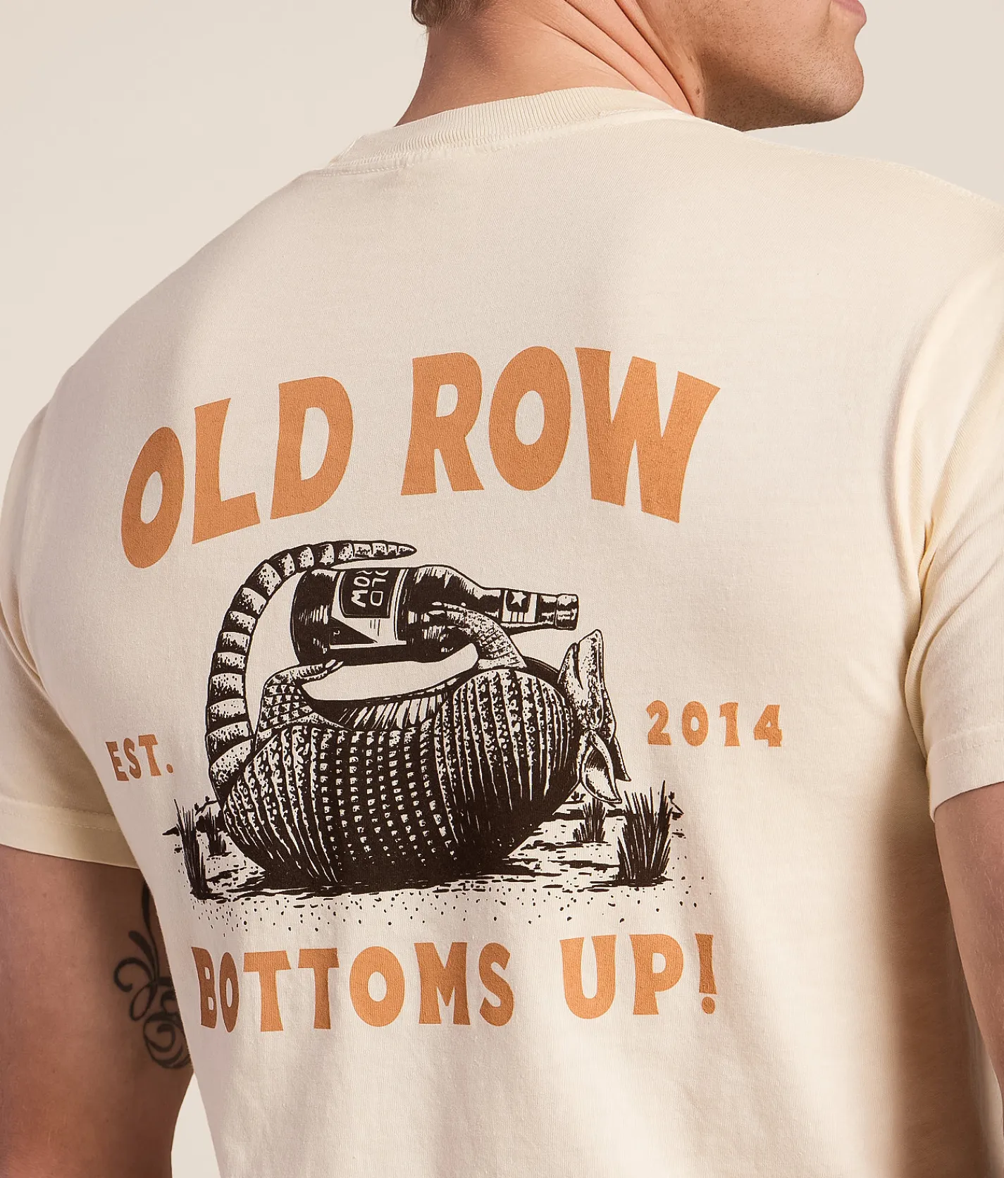 Old Row Bottoms Up Armadillo T-Shirt Ivory New