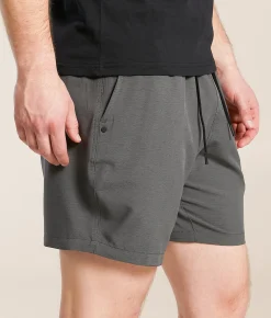 Maven Co-op Bow Performance Stretch Short Raven and Dark Shadow
