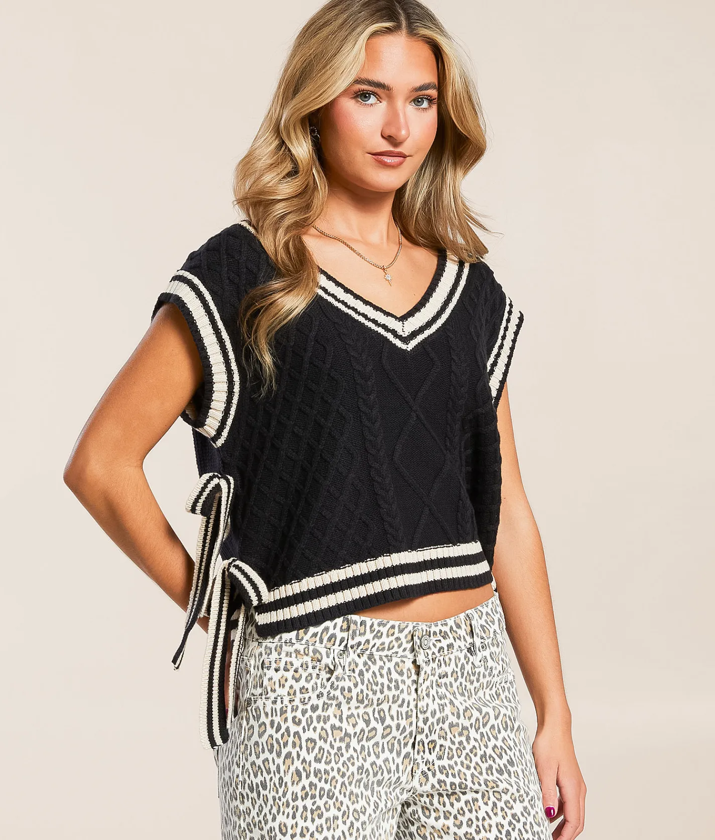 Blu Pepper Cable Knit Boxy Sweater Black Sale