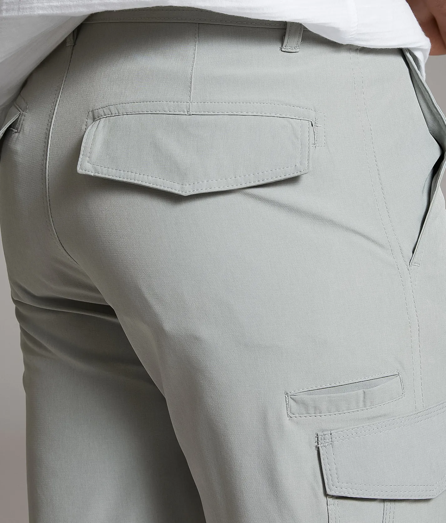 BKE Cargo Hybrid Stretch Walkshort Ghost Grey Hot