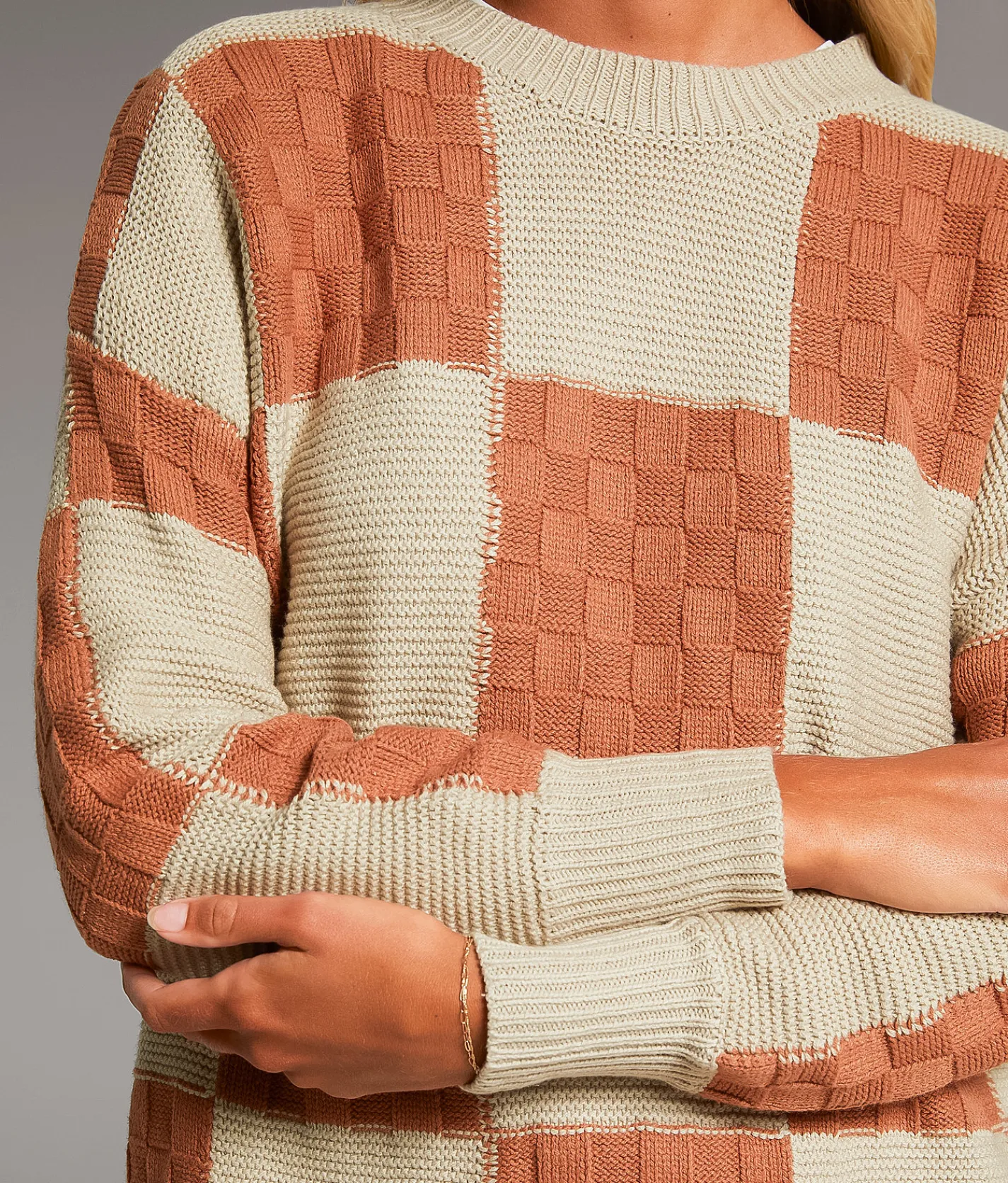 BKE Checkered Knit Sweater Sable Dune Cream Best