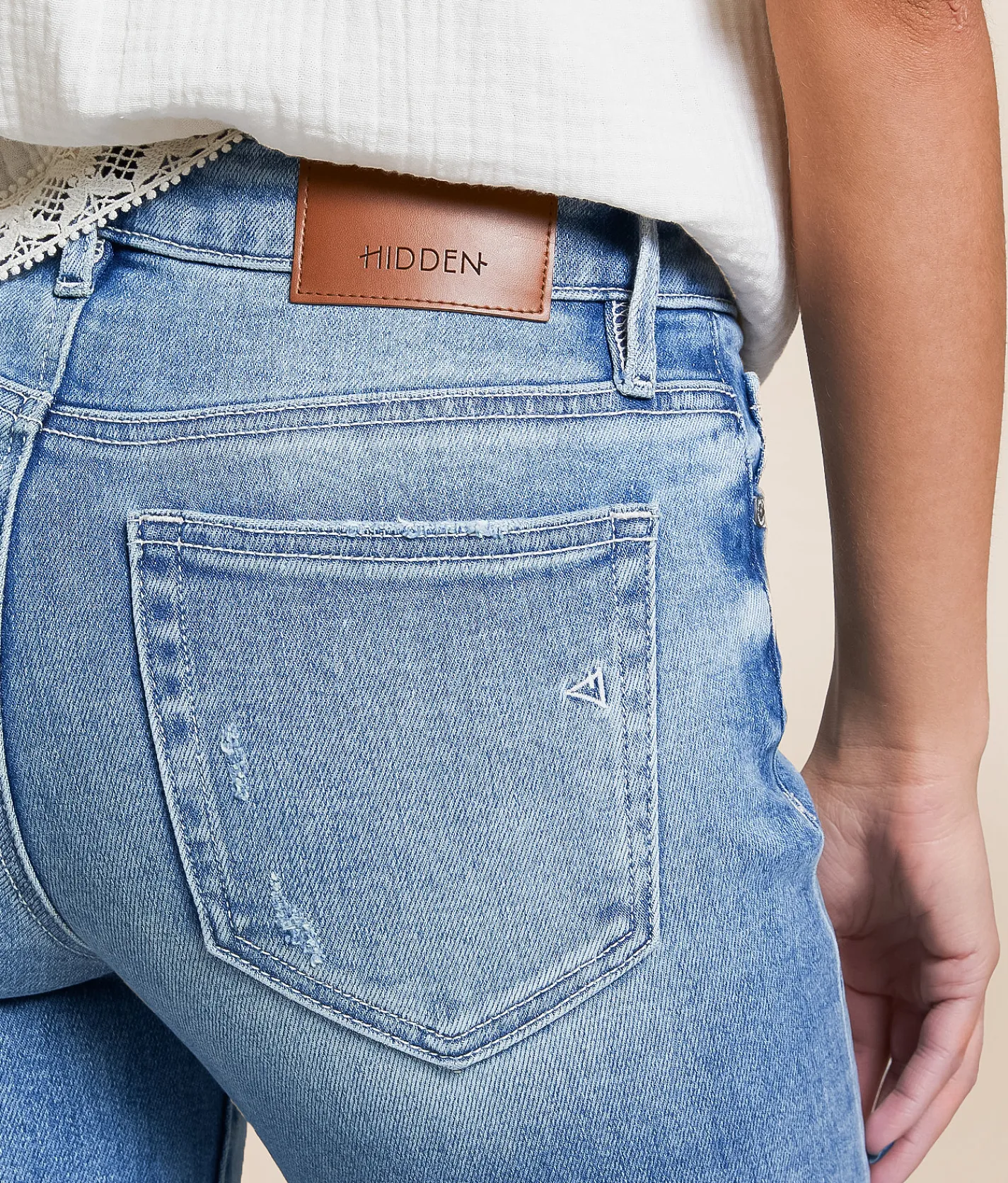 HIDDEN Chloe Cropped Straight Stretch Jean Wild Heart Clearance