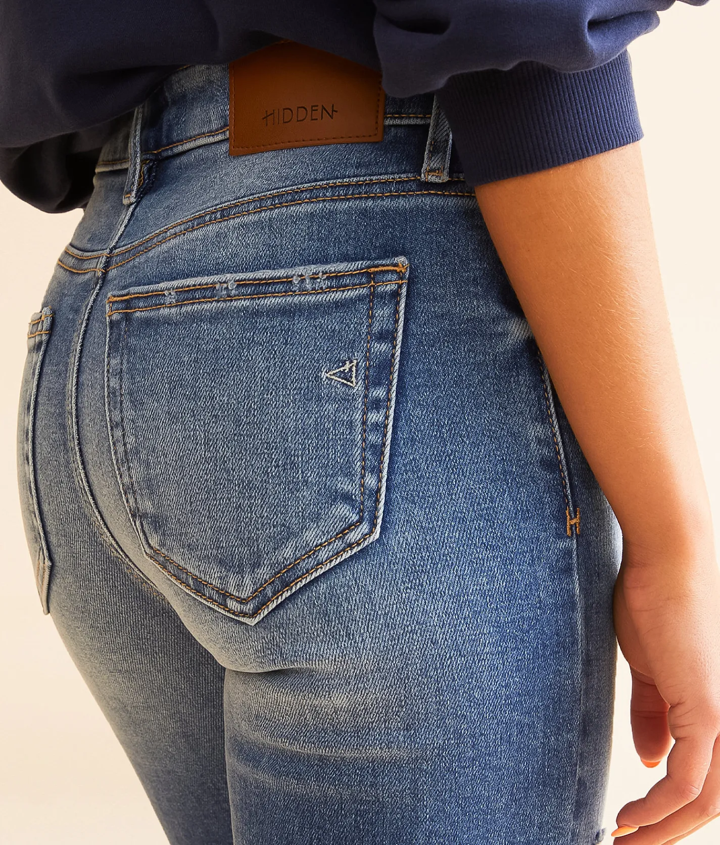 HIDDEN Chloe Cropped Straight Stretch Jean Medium Dark New