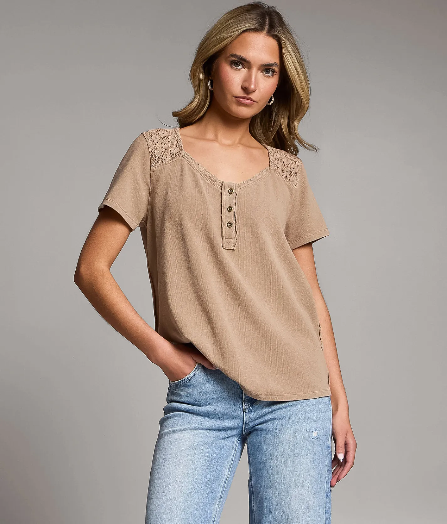BKE Crochet Henley Top Greige