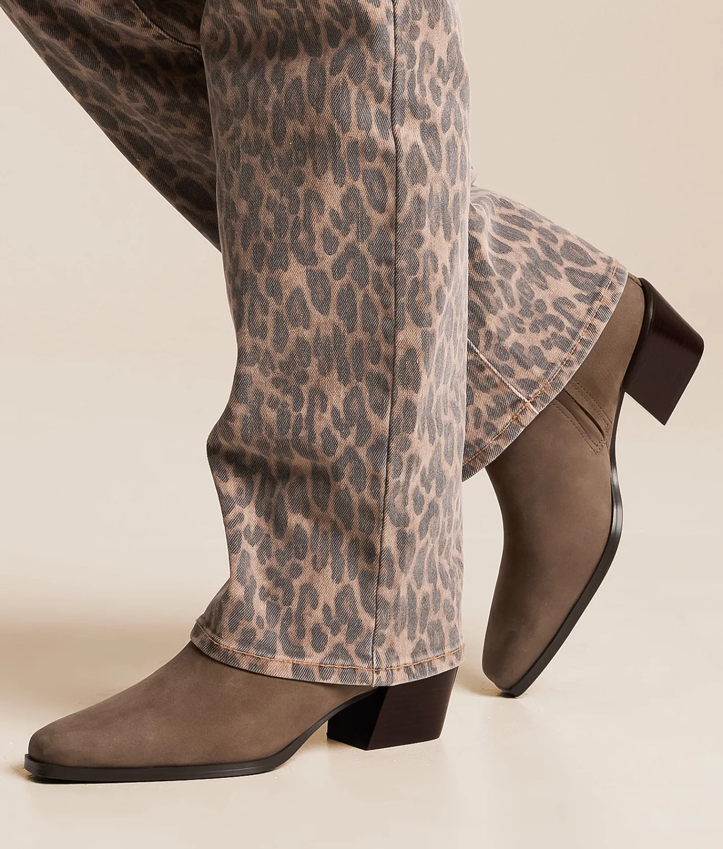 Steve Madden Daney Leather Ankle Boot Grey Suede Clearance