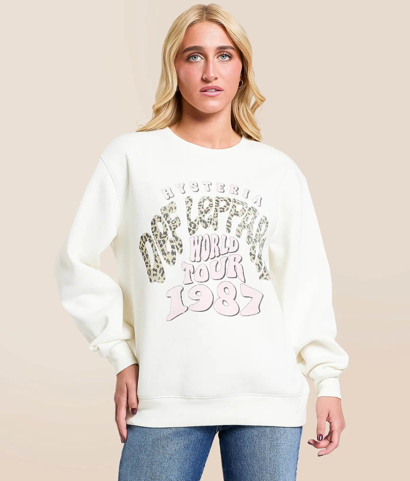 Cactus & Pearl Def Leppard Oversized Band Pullover Marshmellow Hot
