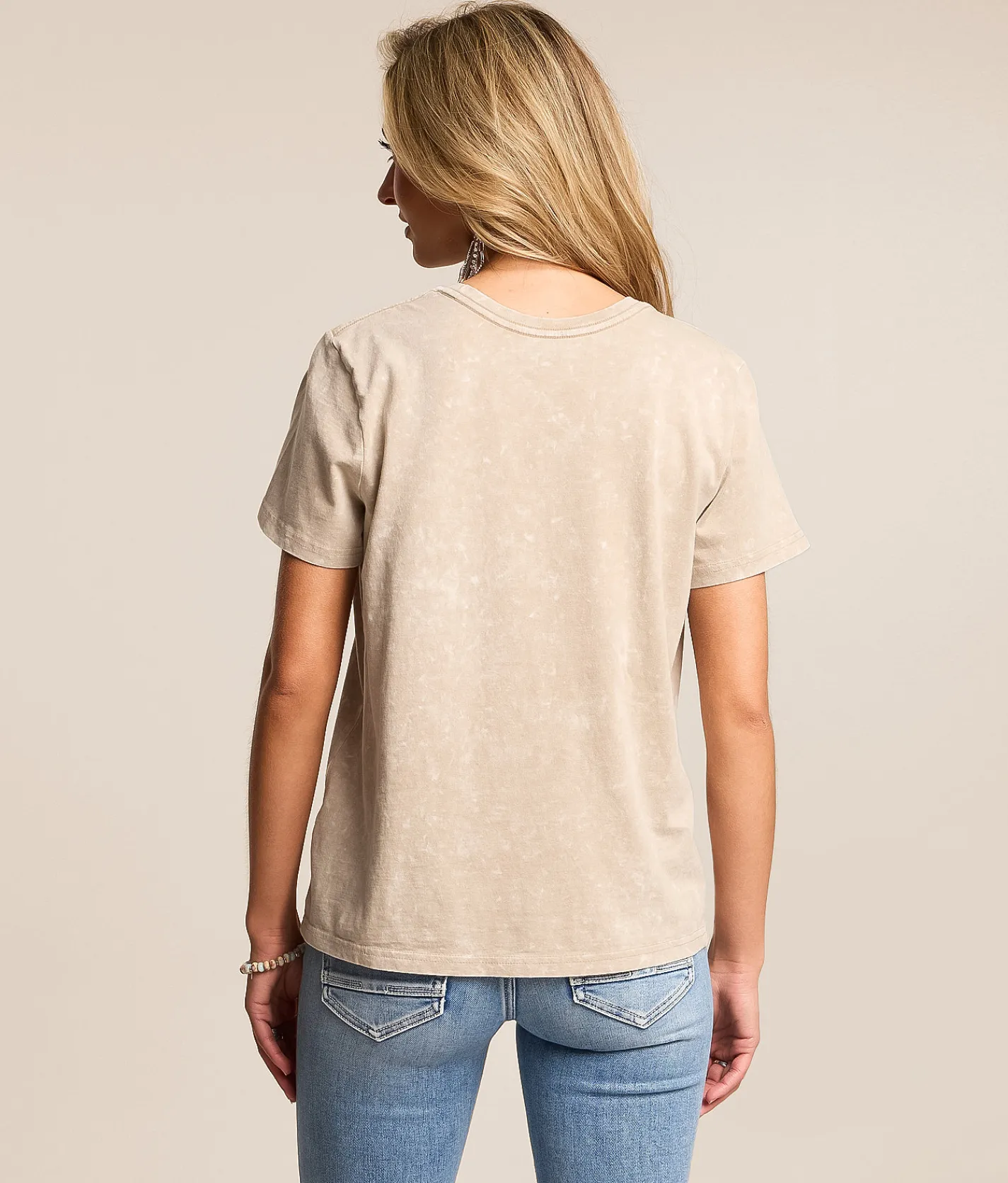 Wrangler® Drive Me Nuts T-Shirt Dune Outlet
