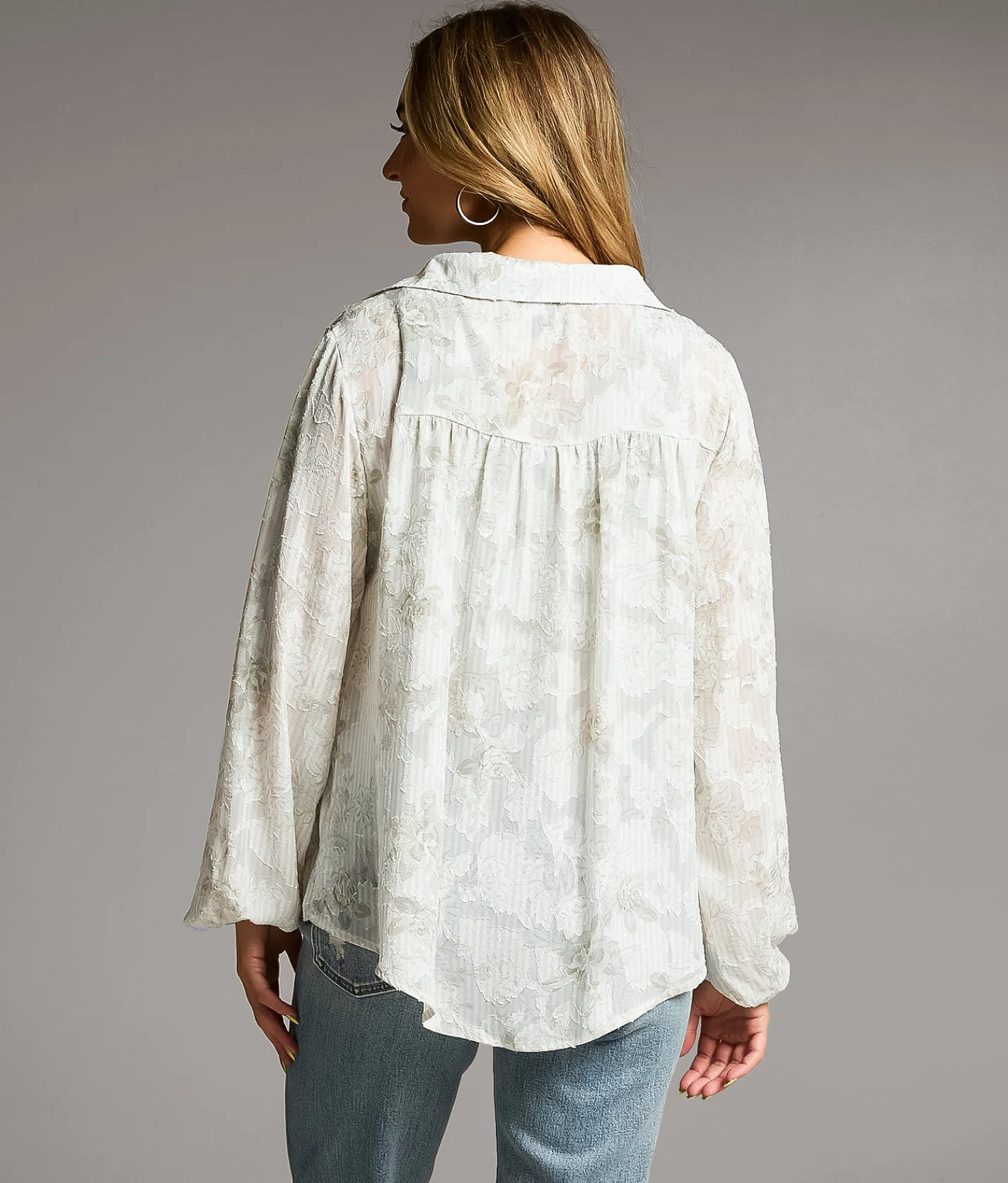 BKE Floral Jaquard Blouse Tea Cream