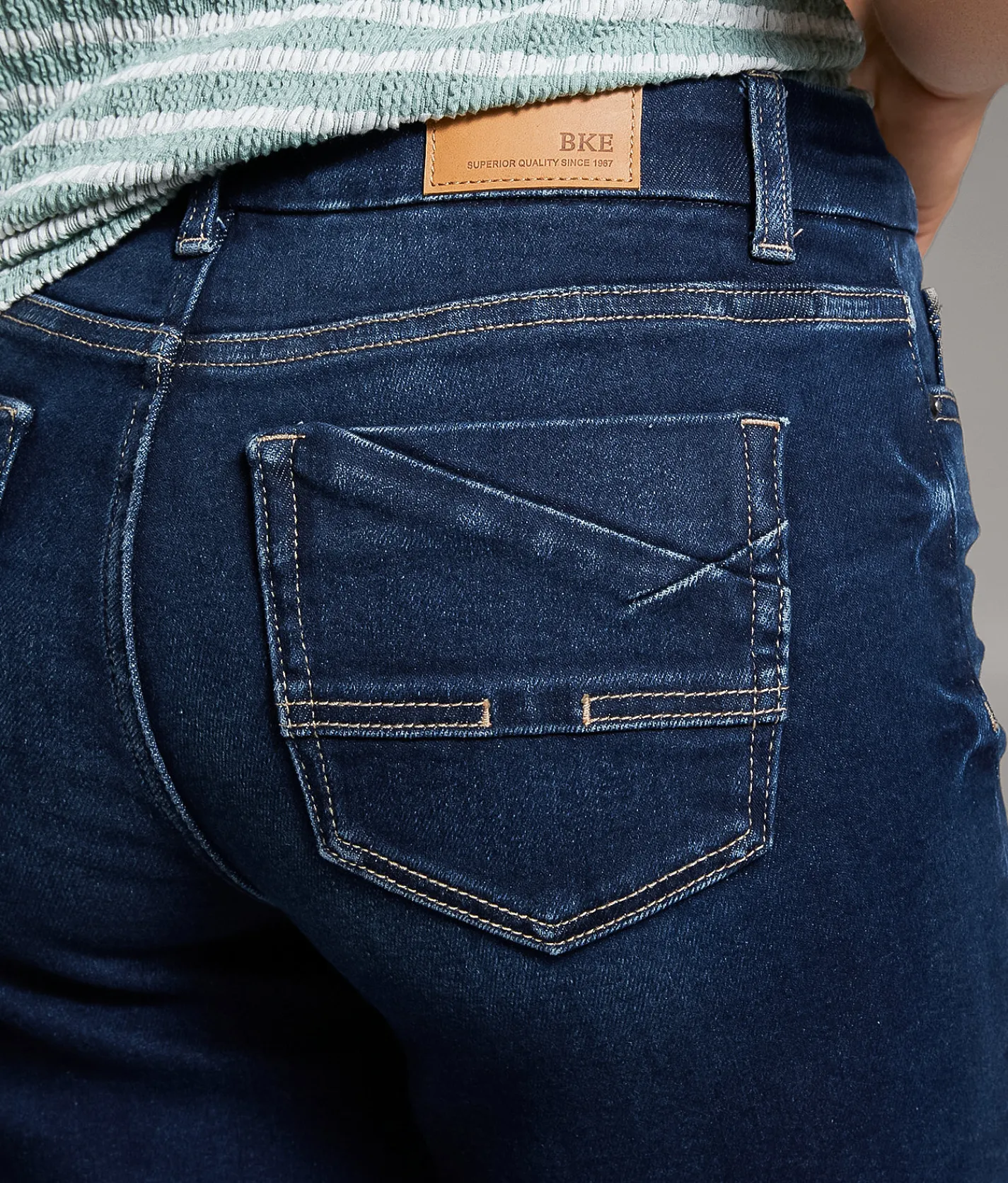 BKE Gabby Cropped Straight Stretch Jean Herbel 3 Clearance