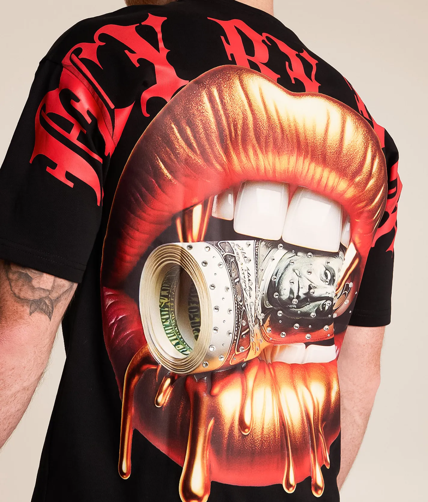 Tops|Graphic T-Shirts | FLY by Popularity Golden Lips Oversized T-Shirt Black