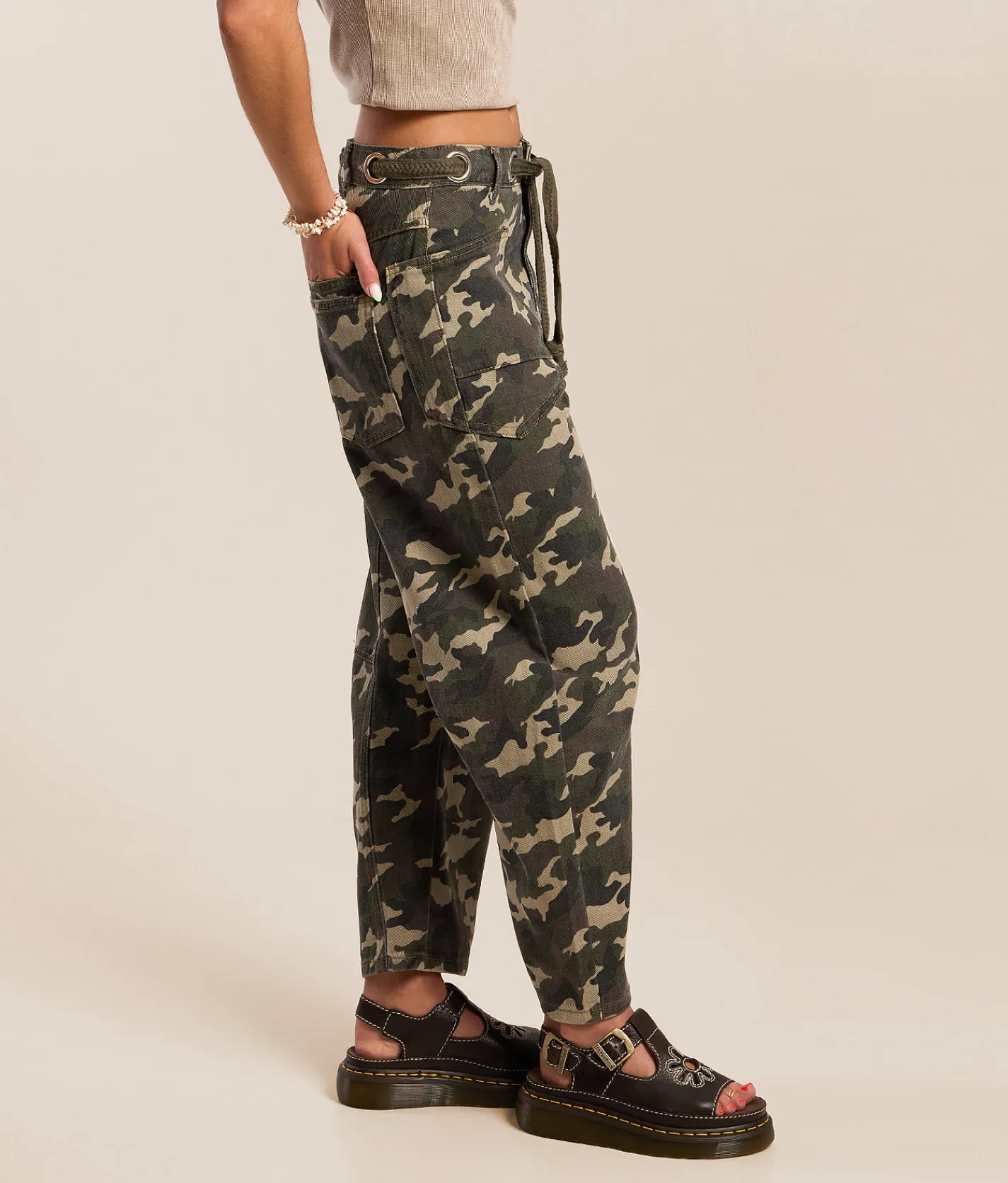 Jeans|Bottoms | Veveret High Rise Barrel Jean Camo