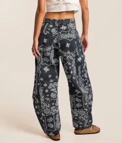 Veveret High Rise Paisley Barrel Jean Navy Hot