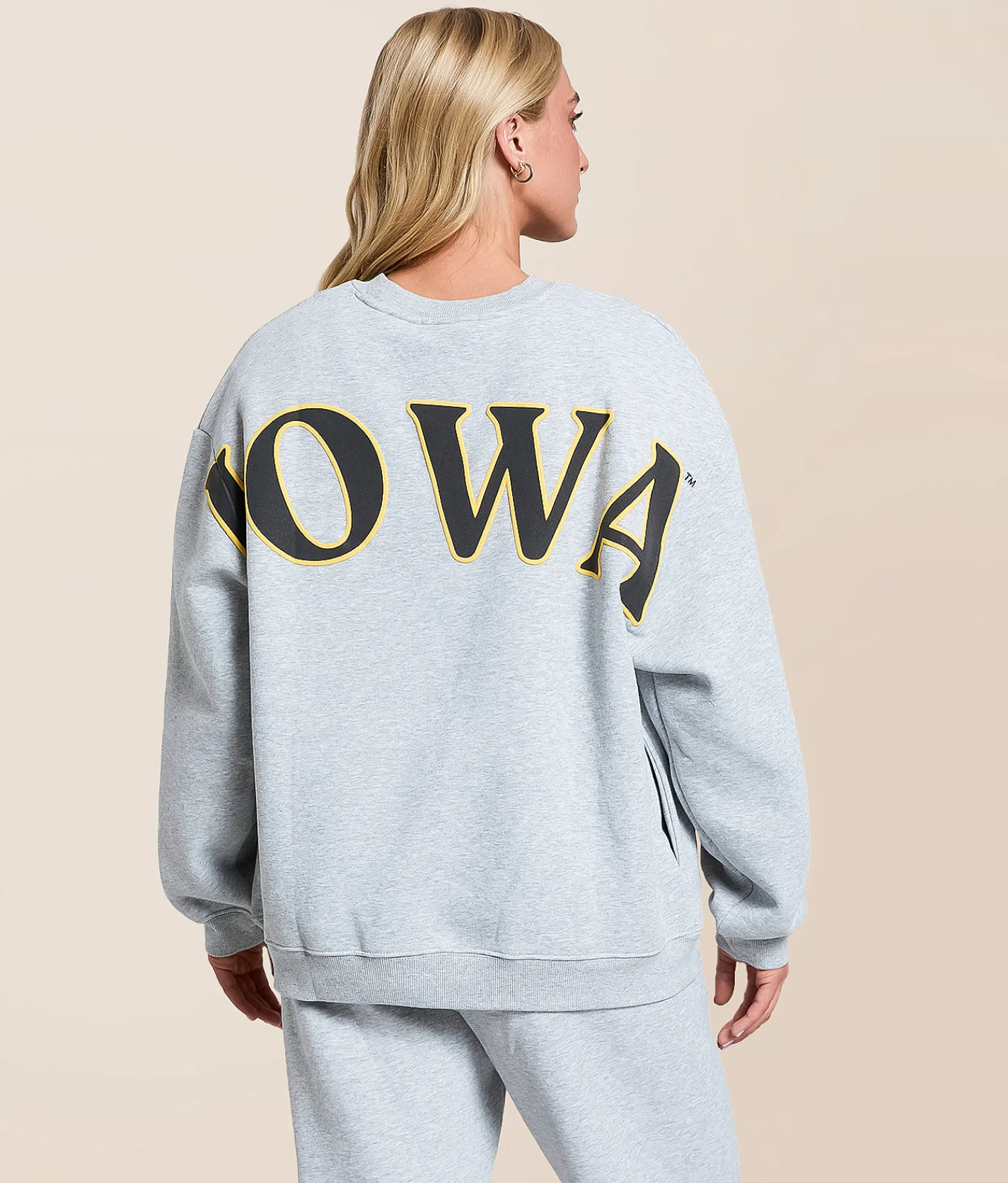 Tops|Activewear | HYPE AND VICE Iowa Hawkeyes Oversized Pullover Heather Grey