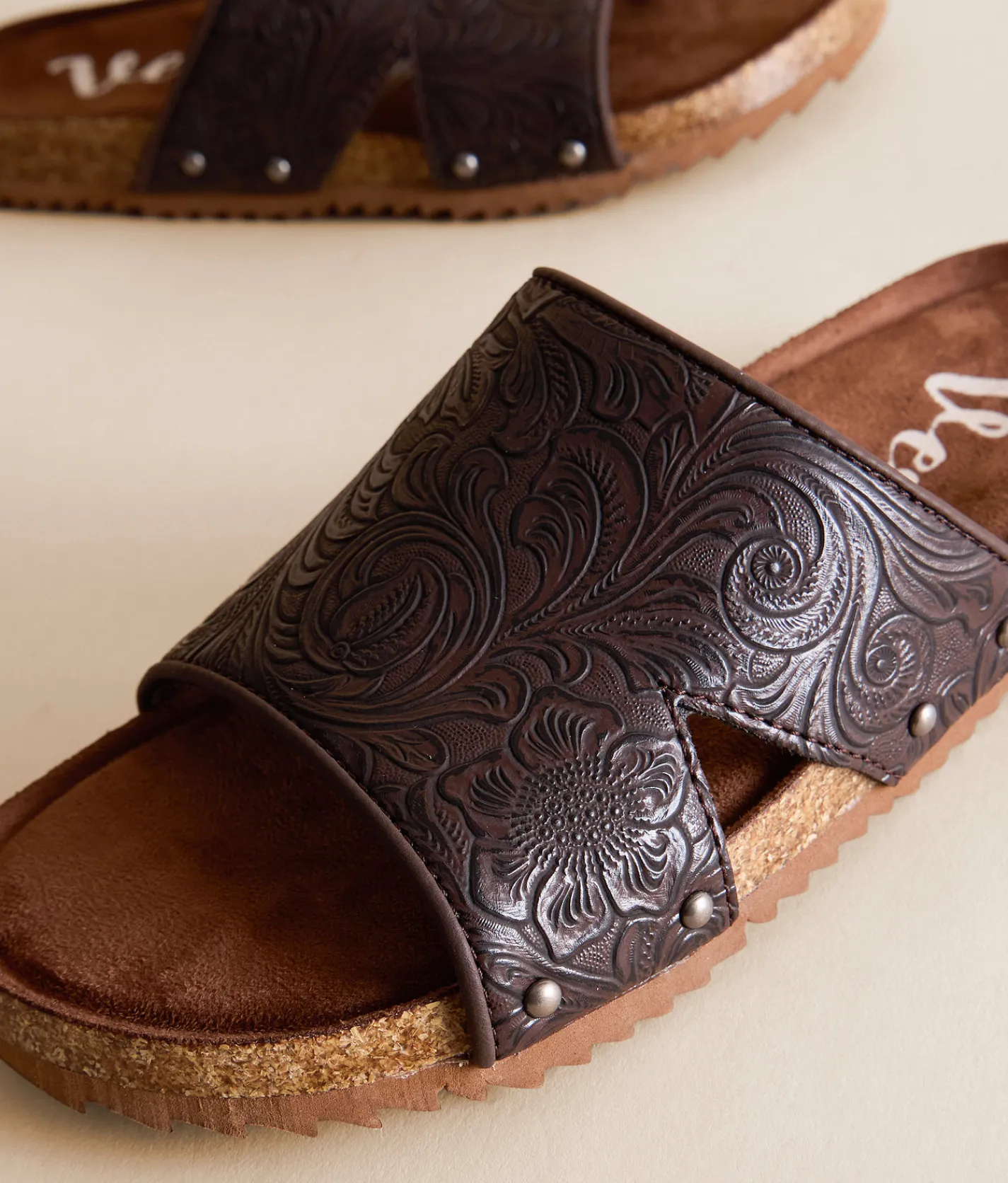 Very G Jordyn Tooled Sandal Chocolate