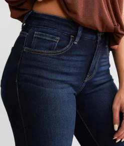 KanCan Signature Kurvy Mid-Rise Straight Stretch Jean Harlow Best