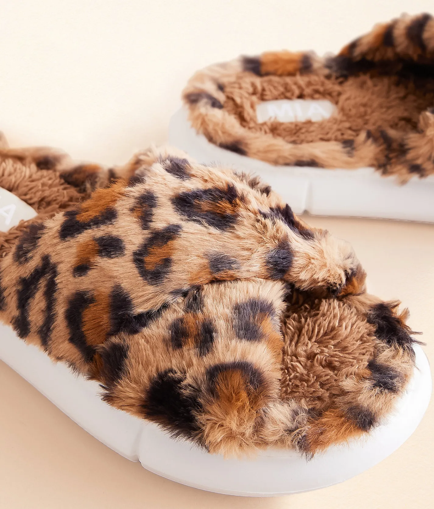 Mia Criss Cross Slipper Leopard