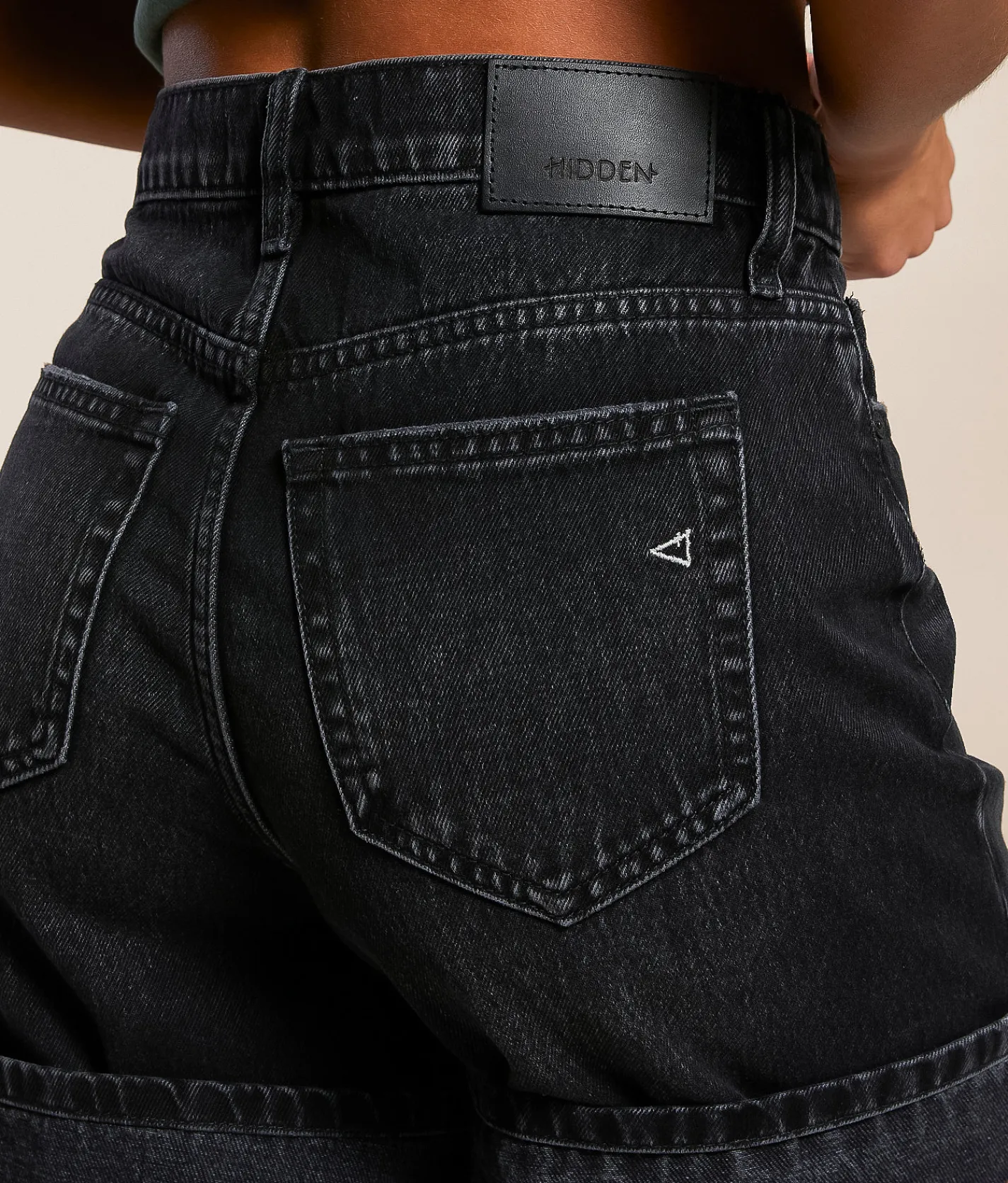 Bottoms|Shorts | HIDDEN Logan Dad Short Black