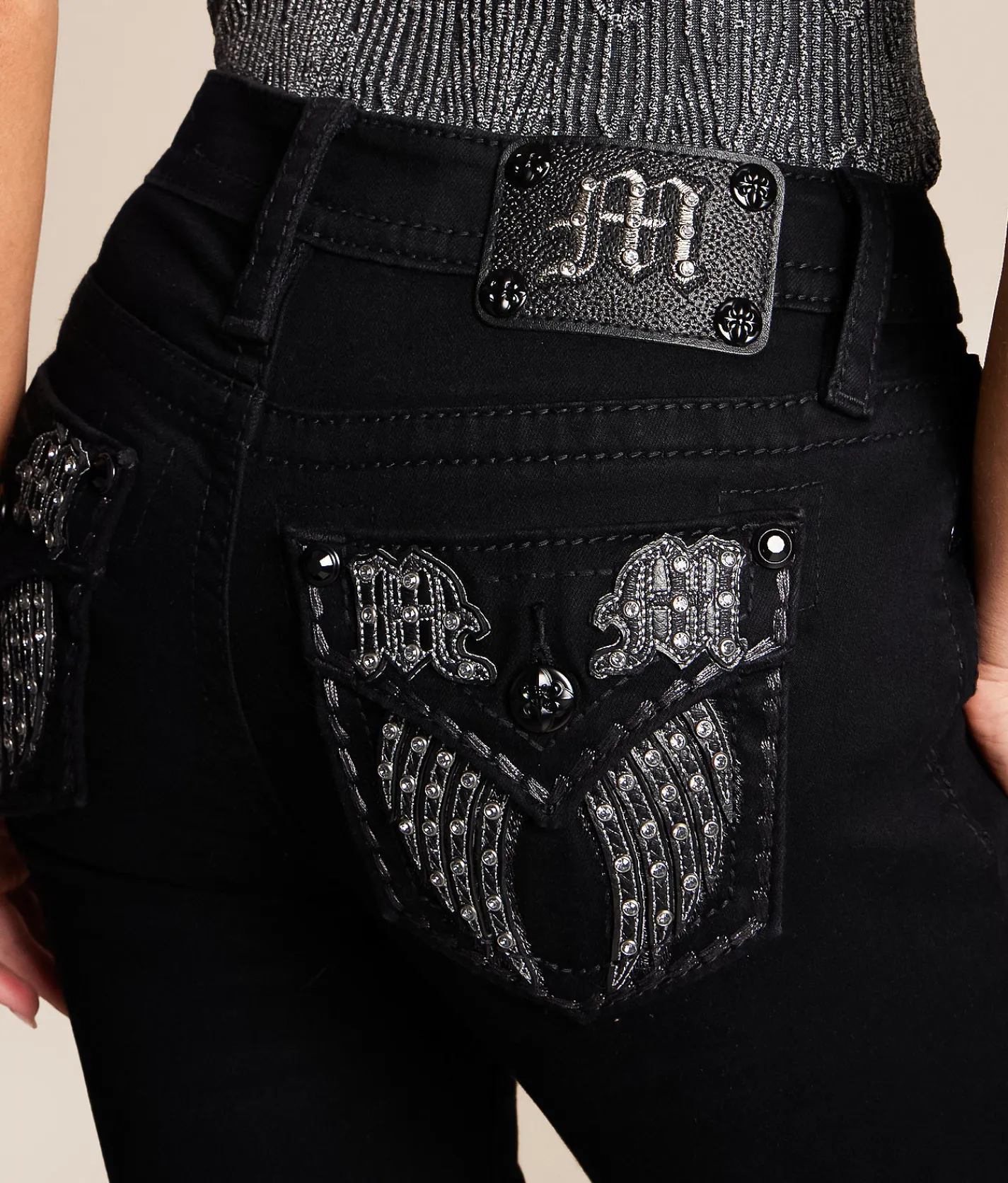 Miss Me Mid-Rise Capri Stretch Cuffed Jean B01