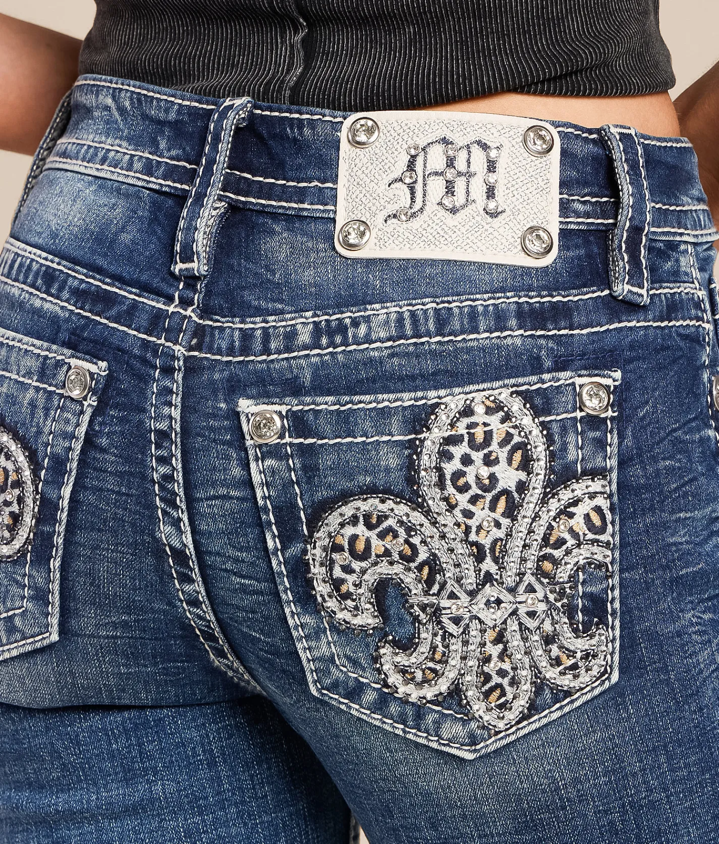 Miss Me Mid-Rise Cuffed Stretch Capri Jean K1483 Hot