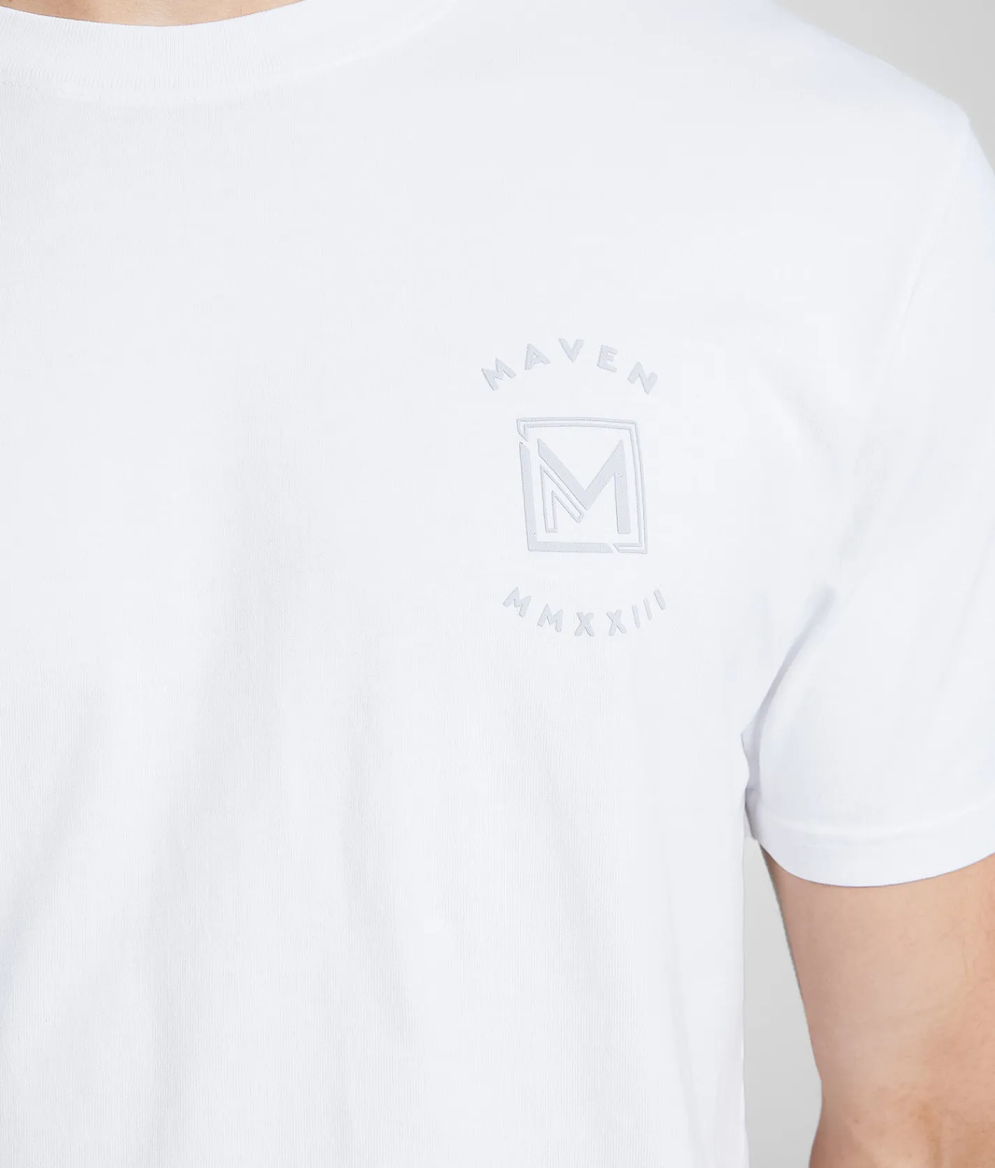Maven Co-op Mirror Dimly T-Shirt White Sale