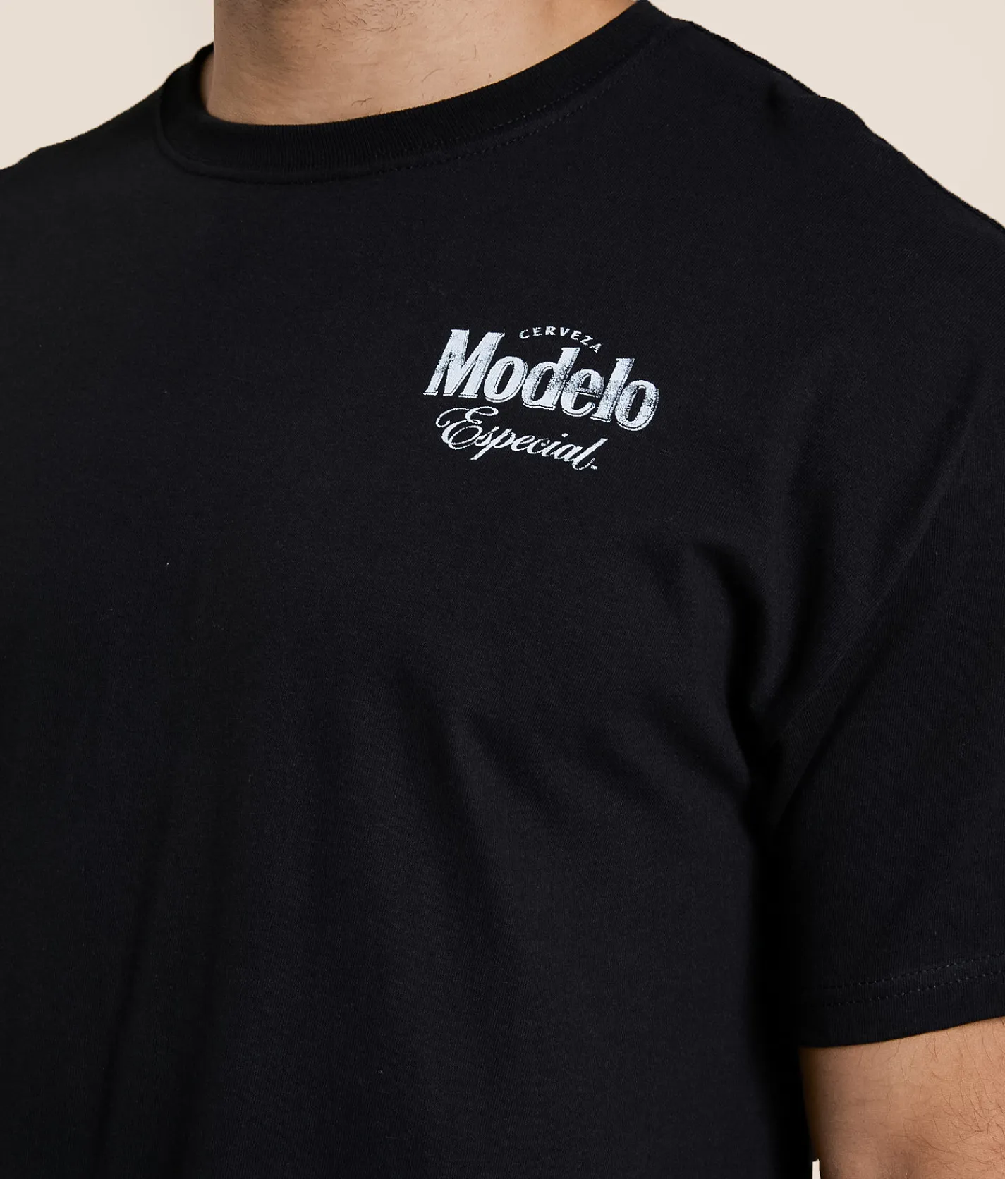 Bioworld Modelo Fighting Spirit T-Shirt Black