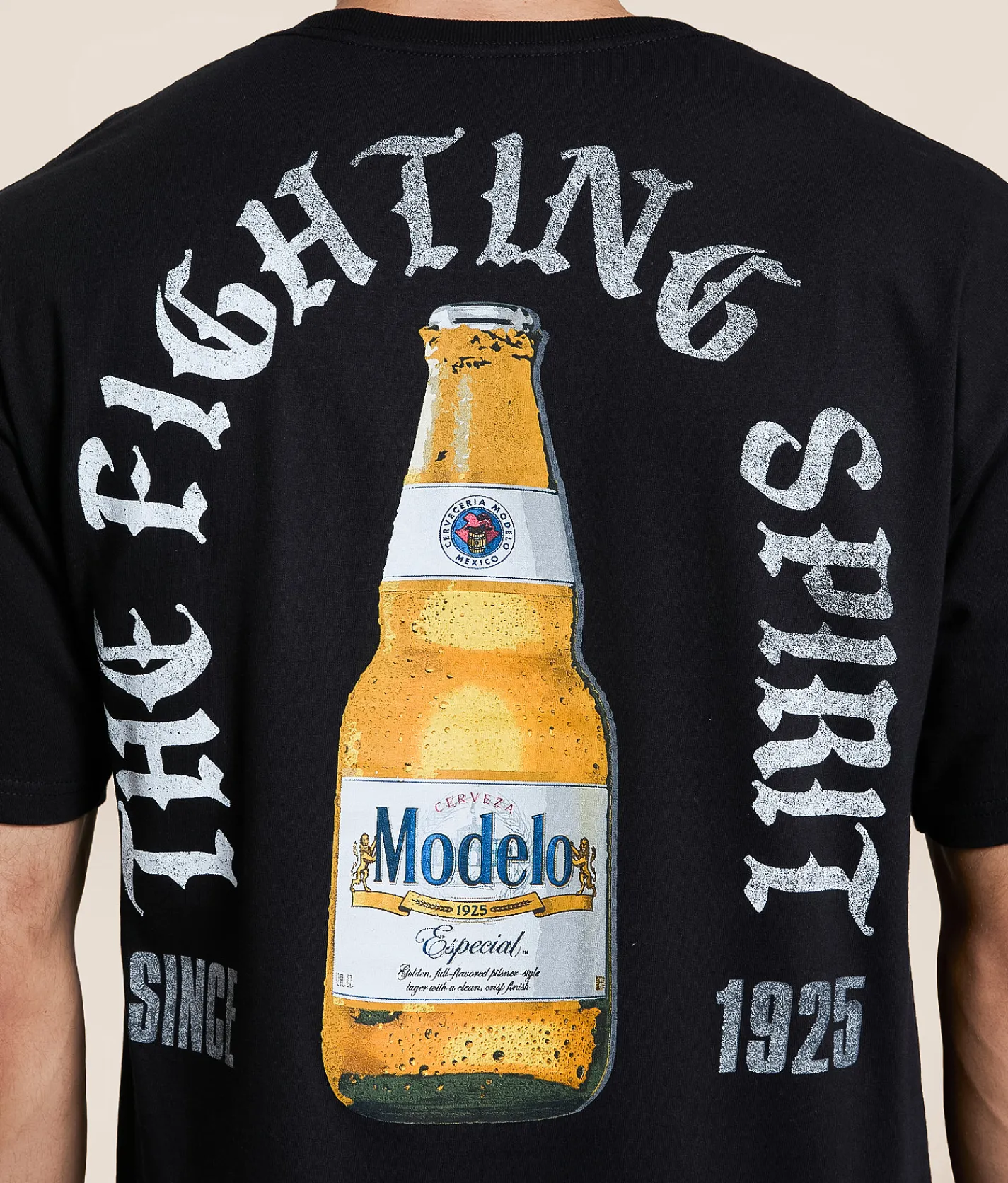 Bioworld Modelo Fighting Spirit T-Shirt Black