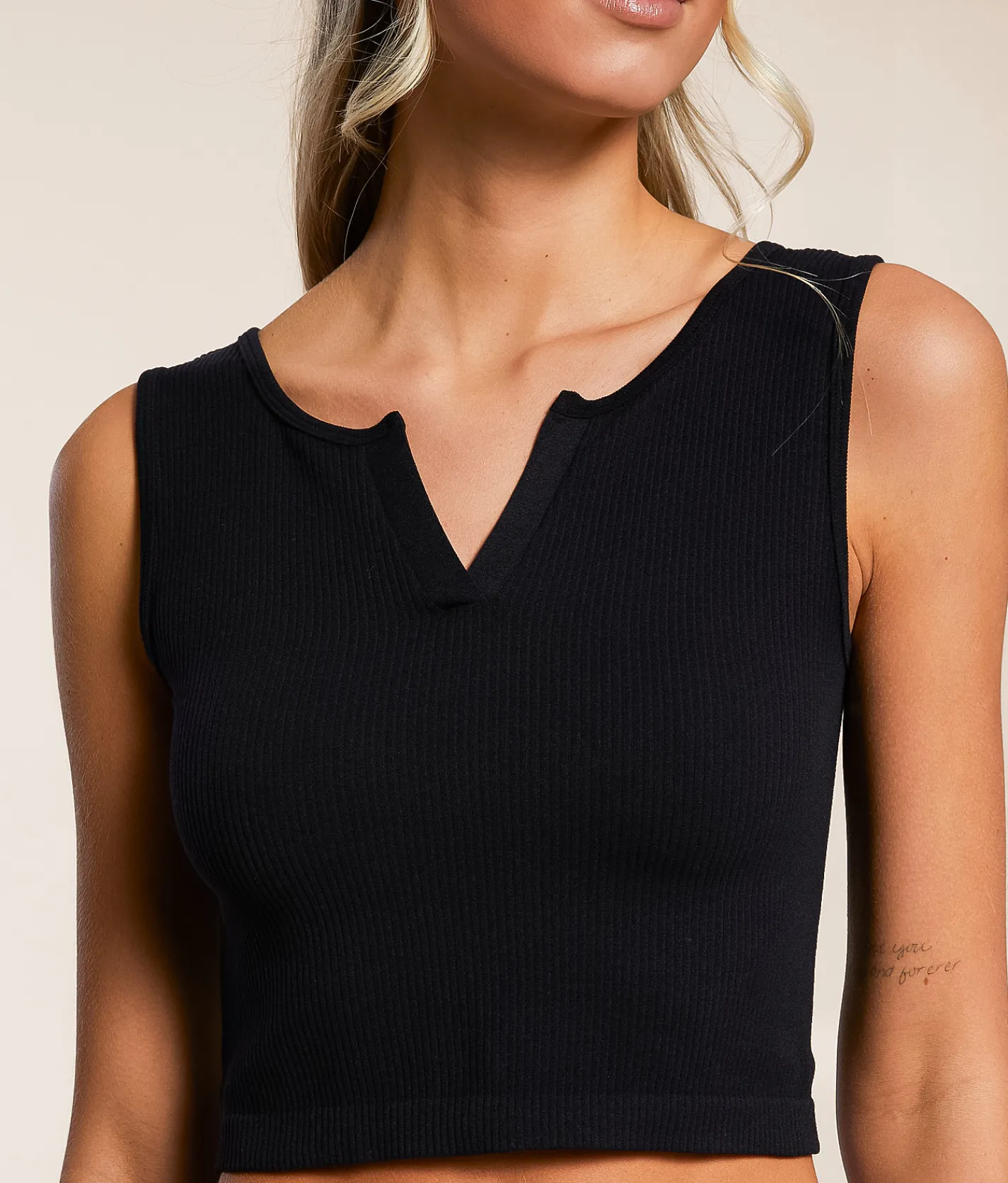 Freshwear Notch Neck Cropped Tank Top Ballerina Best