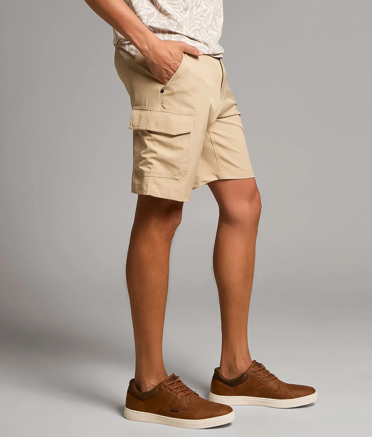 Maven Co-op Panoramic Cargo Stretch Short Hummus Discount