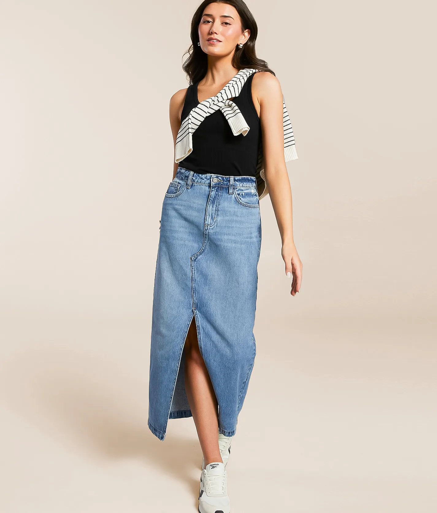 HIDDEN Peyton Denim Maxi Skirt Medium Hot