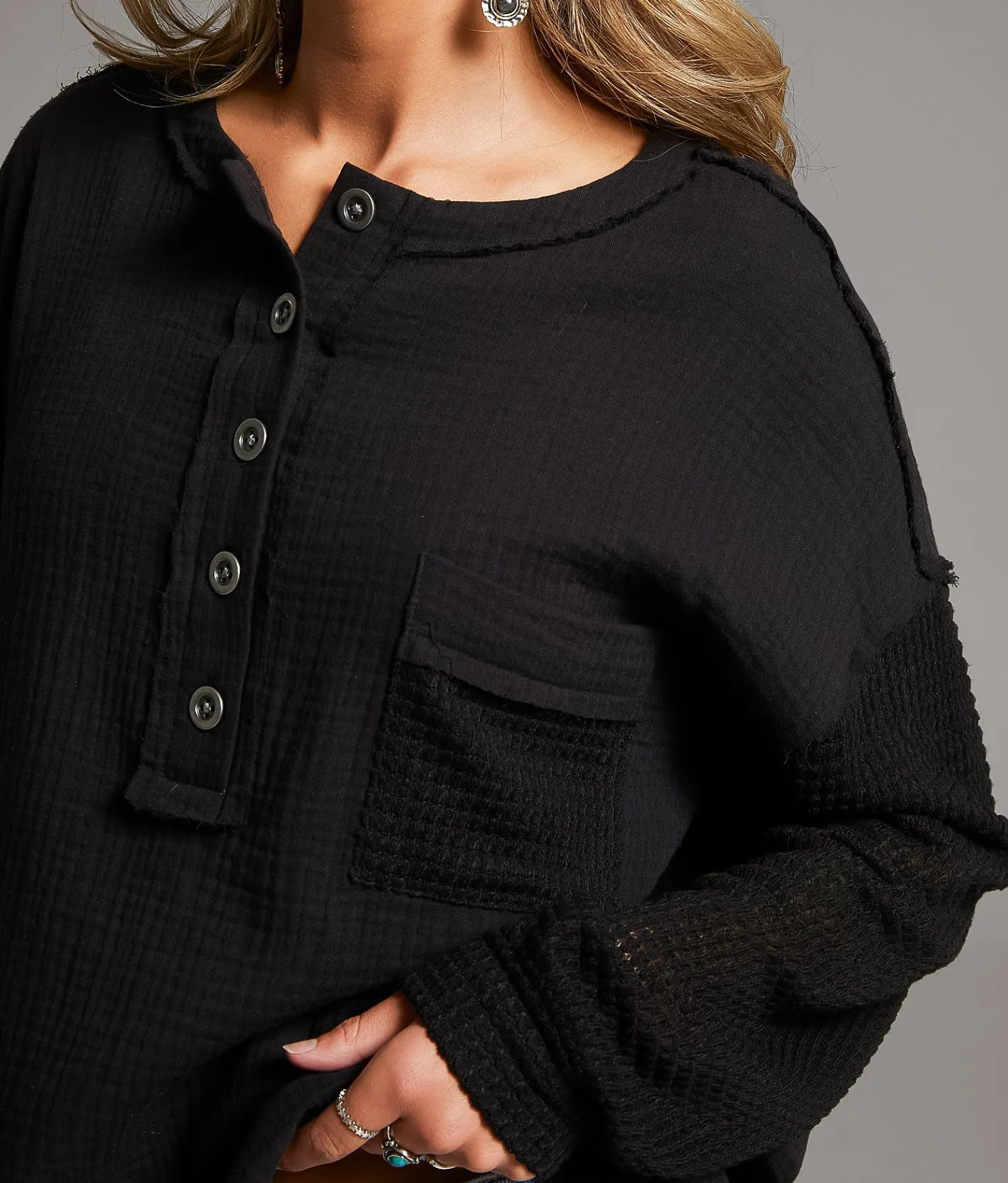 BKE Pieced Henley Black Hot