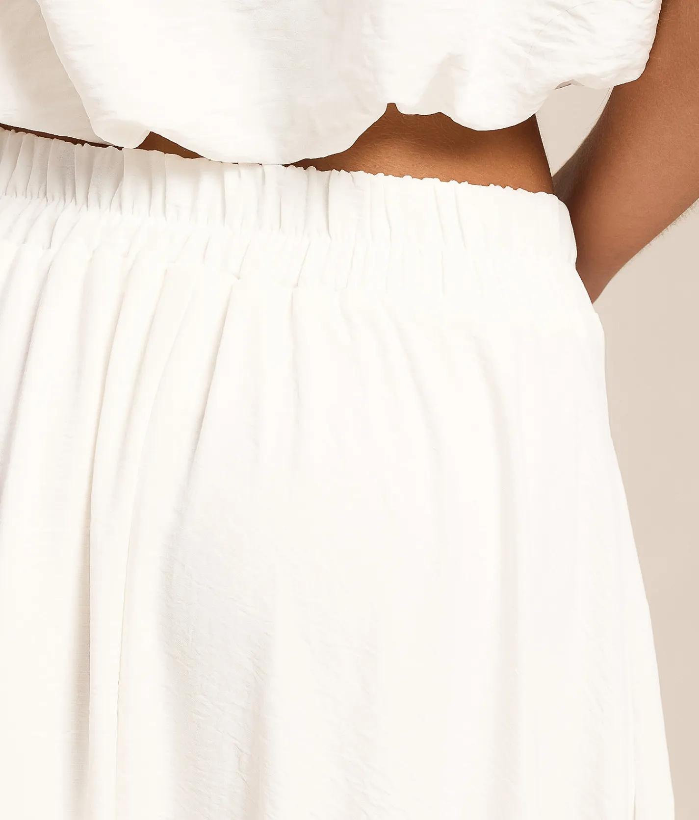 Blu Pepper Pleated Midi Skirt White