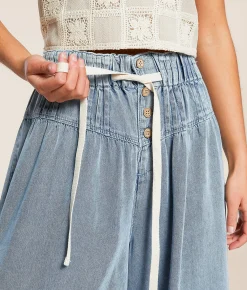 Jeans|Bottoms | CAMELLIA Pleated Wide Leg Trouser Jean Light Wash
