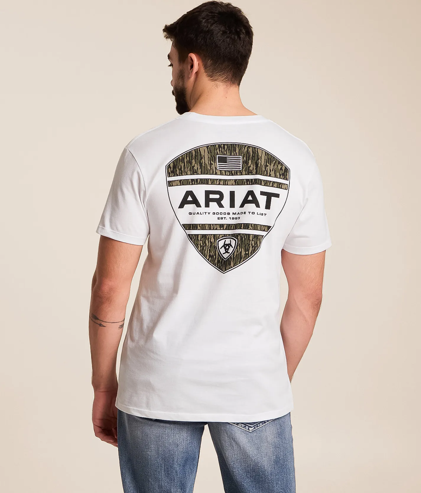 Tops|Graphic T-Shirts | Ariat Realcamo Shield T-Shirt White