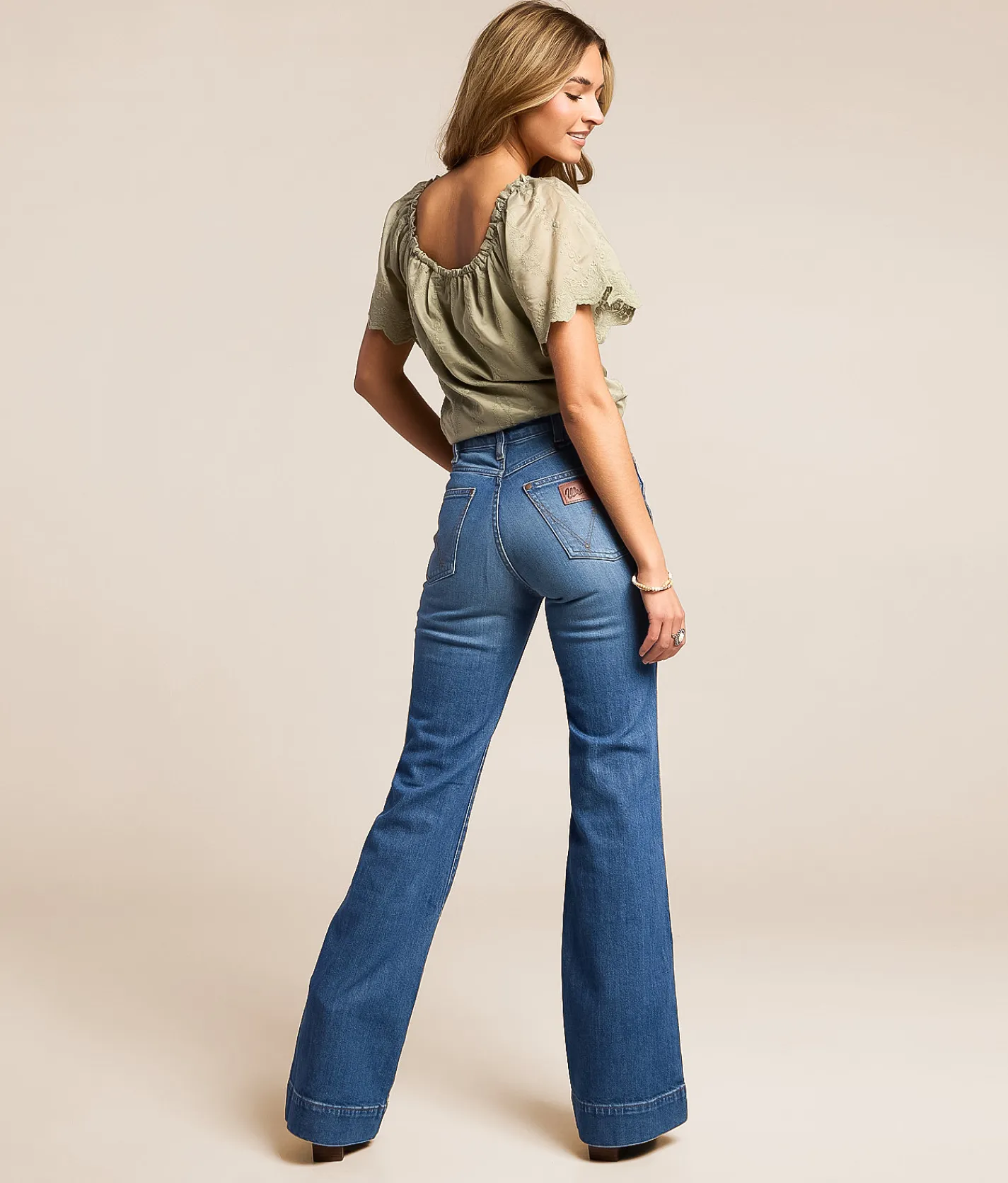 Wrangler® Retro Bailey High Rise Trouser Stretch Jean Mina Clearance