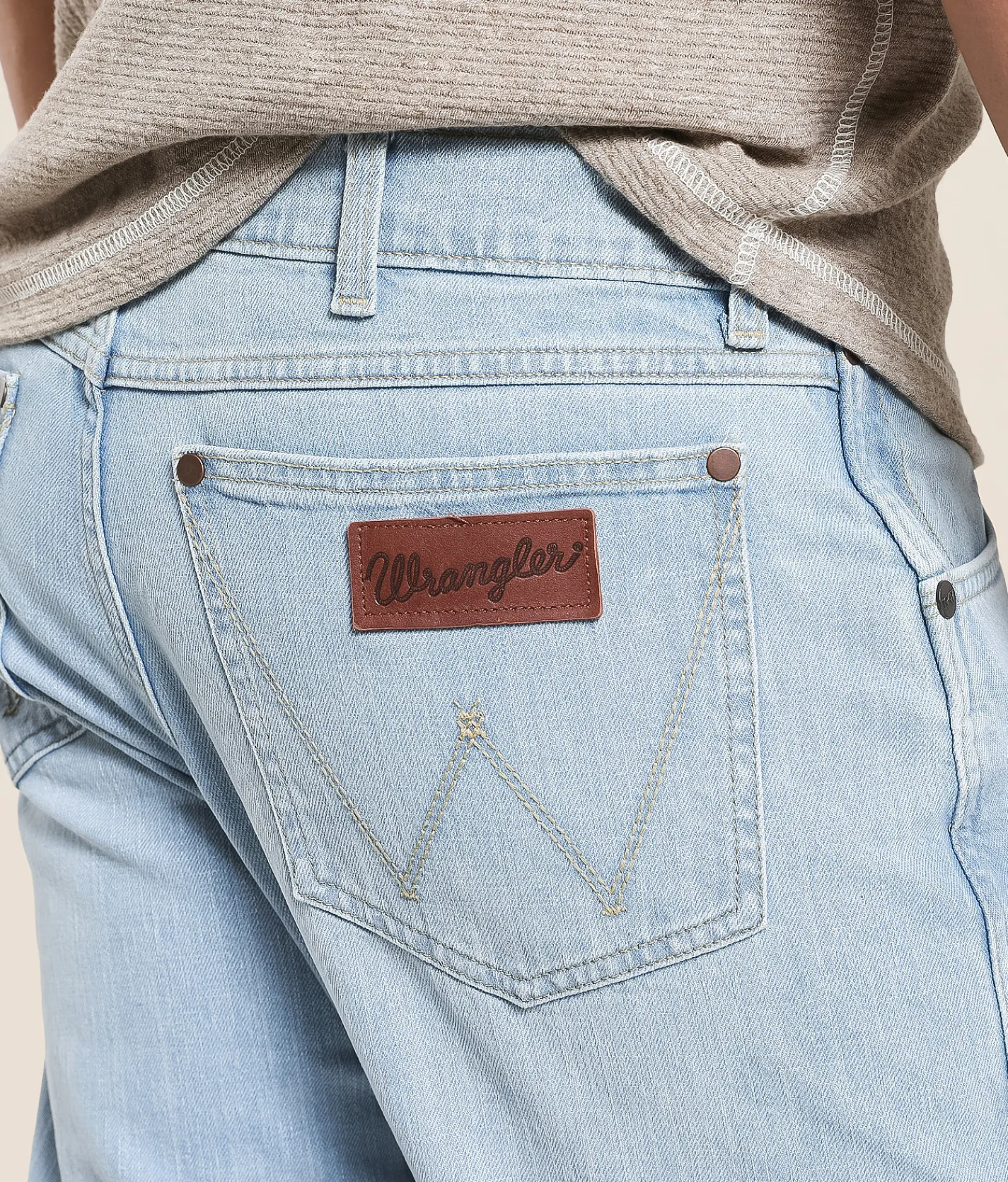 Wrangler® Retro Relaxed Boot Stretch Jean Grant Hot