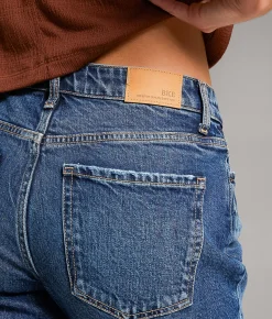 BKE Taylor Low Slung Classic Straight Stretch Jean Bellomy Sale
