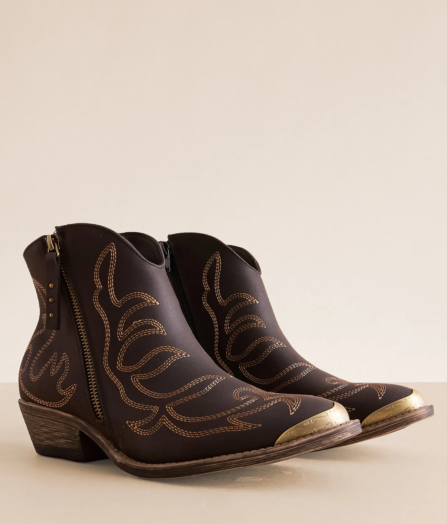 Very G Tazz Western Ankle Boot Black Hot