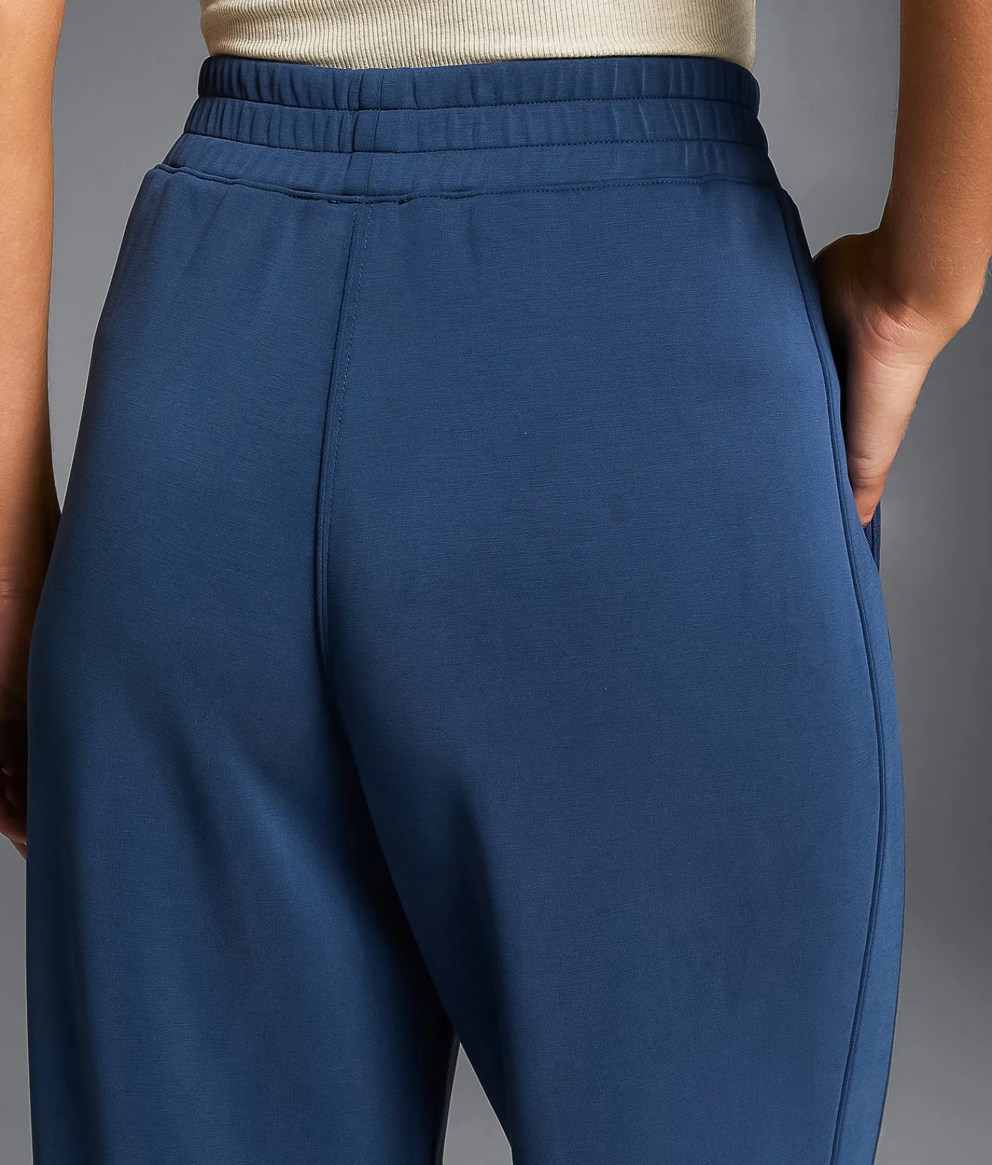 Bottoms|Activewear | Buckle Black Tonal Seamed Jogger Big Dipper