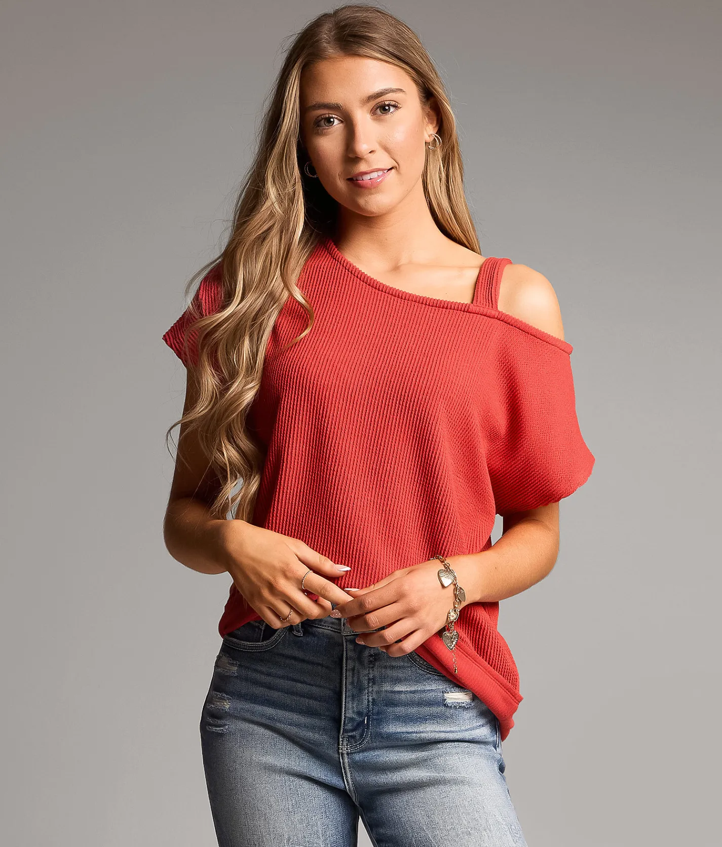 Tops | BKE Urban Cold Shoulder Top Cardinal