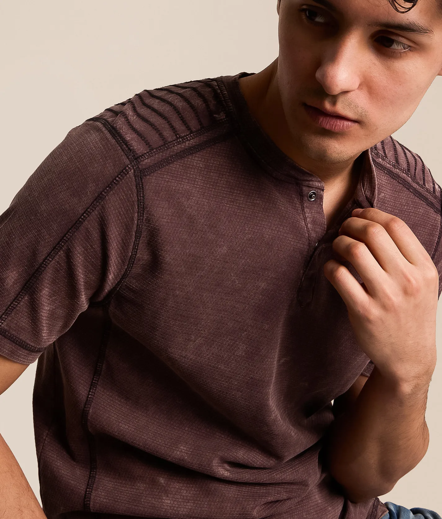 Buckle Black Washed Snap Henley Raisin Outlet