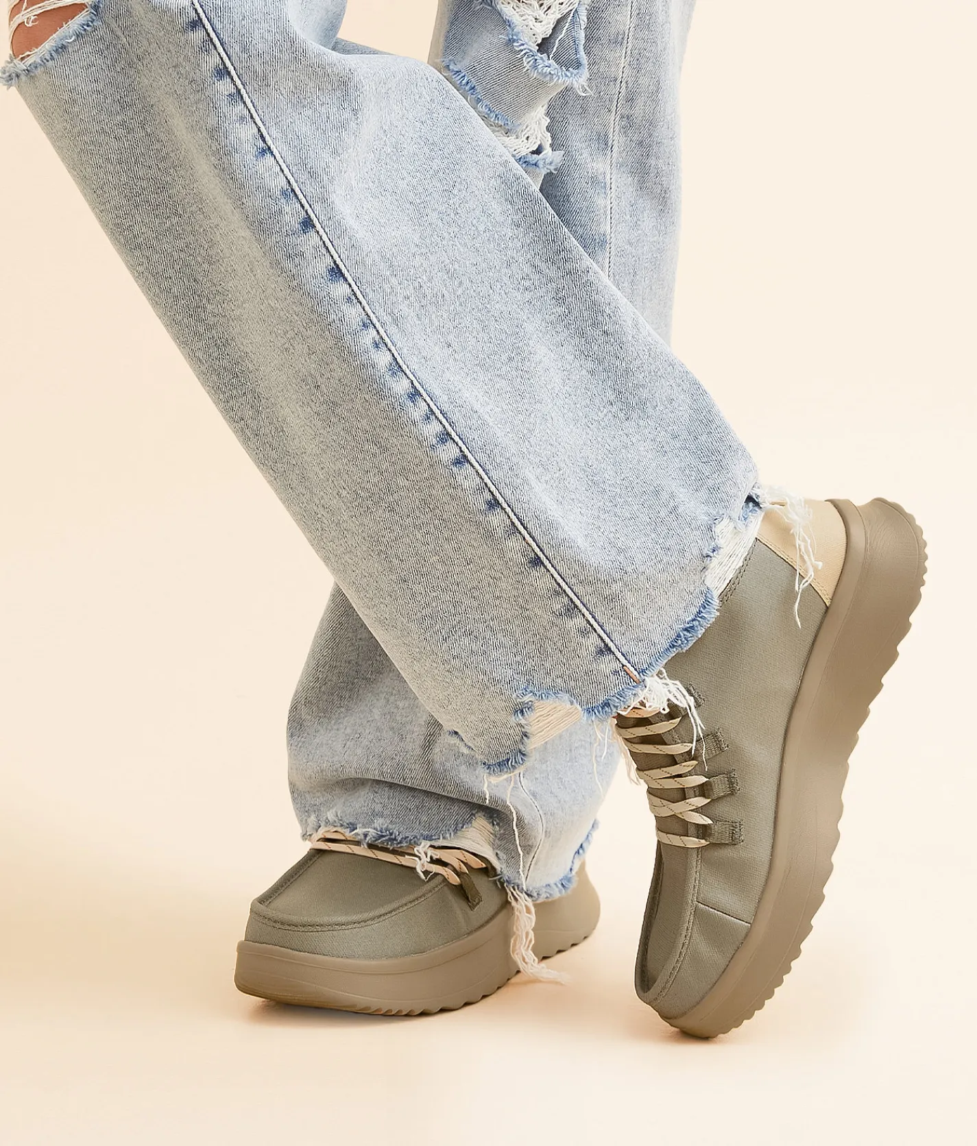 Shoes | HEYDUDE™ Wendy Peak Apres Twill Boot Olive